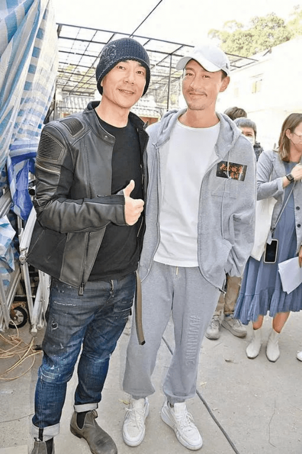 69岁洪金宝拍打戏身材变瘦头发斑白谈及谭咏麟风波中气十足