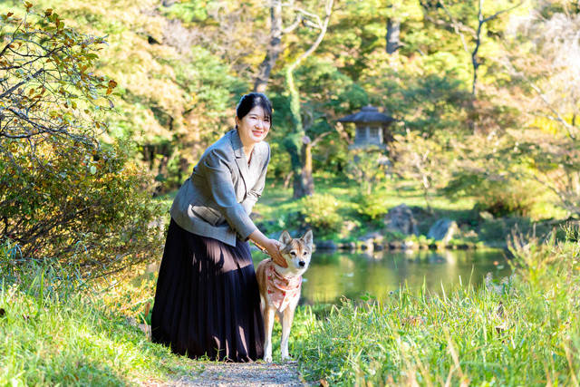 皇室 日本爱子公主20岁生日新照出炉啦！首次盘起头发亮相，衣服太老气