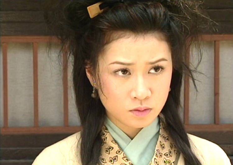 原创《无头东宫》中女主楚楚有三张脸,佘诗曼很清纯,向海岚最优雅