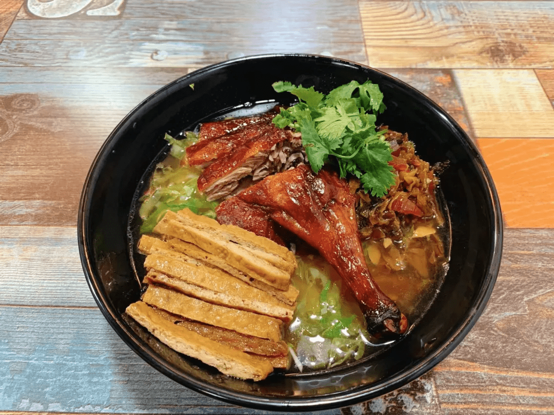全州红油米粉……柳州螺蛳粉,梧州上汤河粉而是对家乡的怀念和眷恋