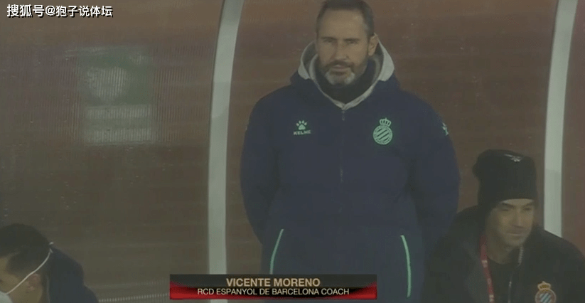 武磊|武磊無奈延續(xù)329天進(jìn)球荒！球進(jìn)門前被積水停住 反越位破門前被吹