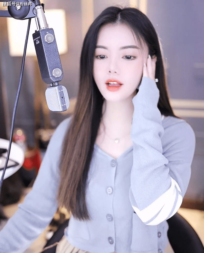 其实小u哈直播已经有些年头了,年龄的确也是不小