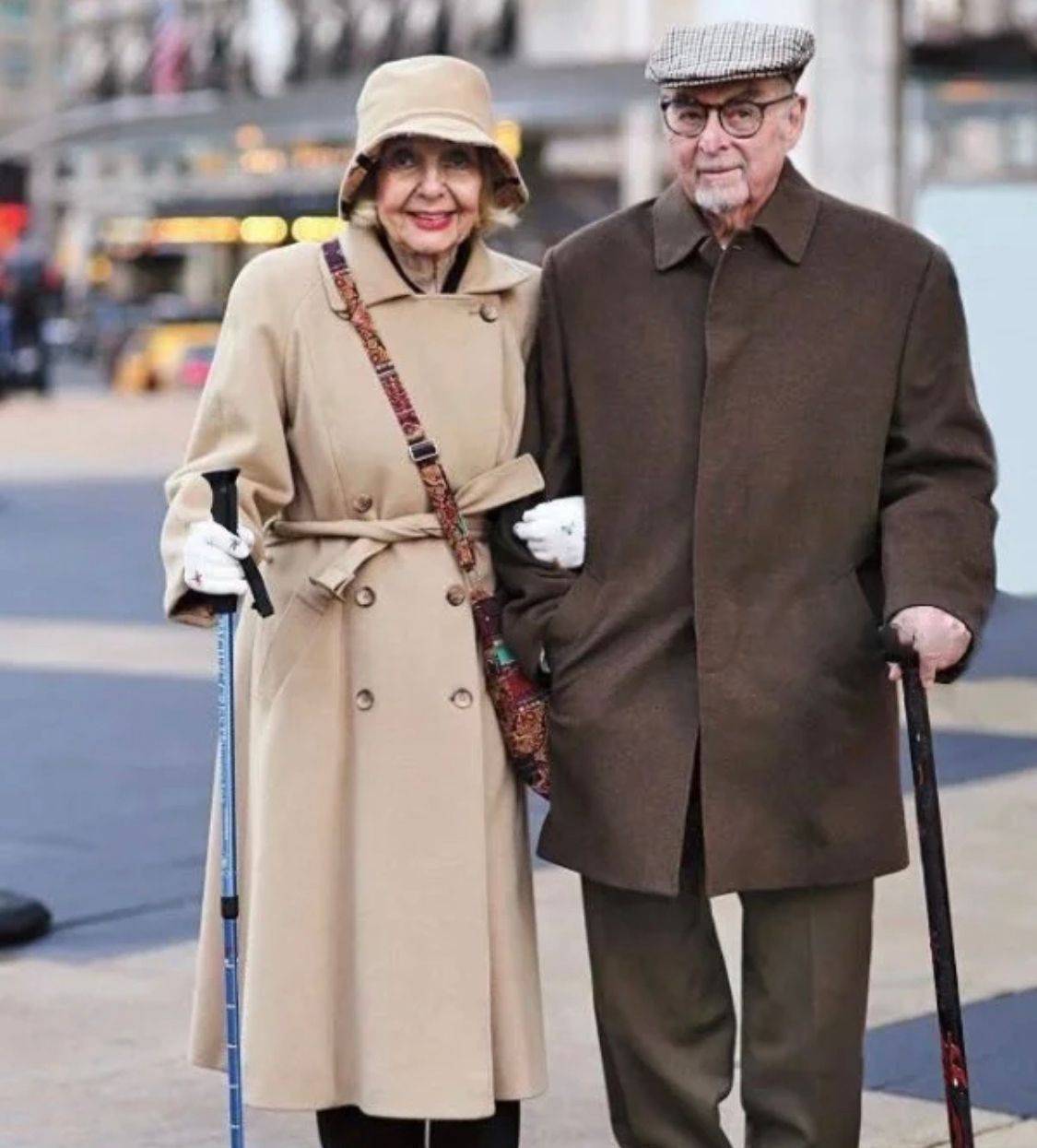 原创国外街头的老夫妻真有格调情侣穿搭高级时髦值得国人借鉴