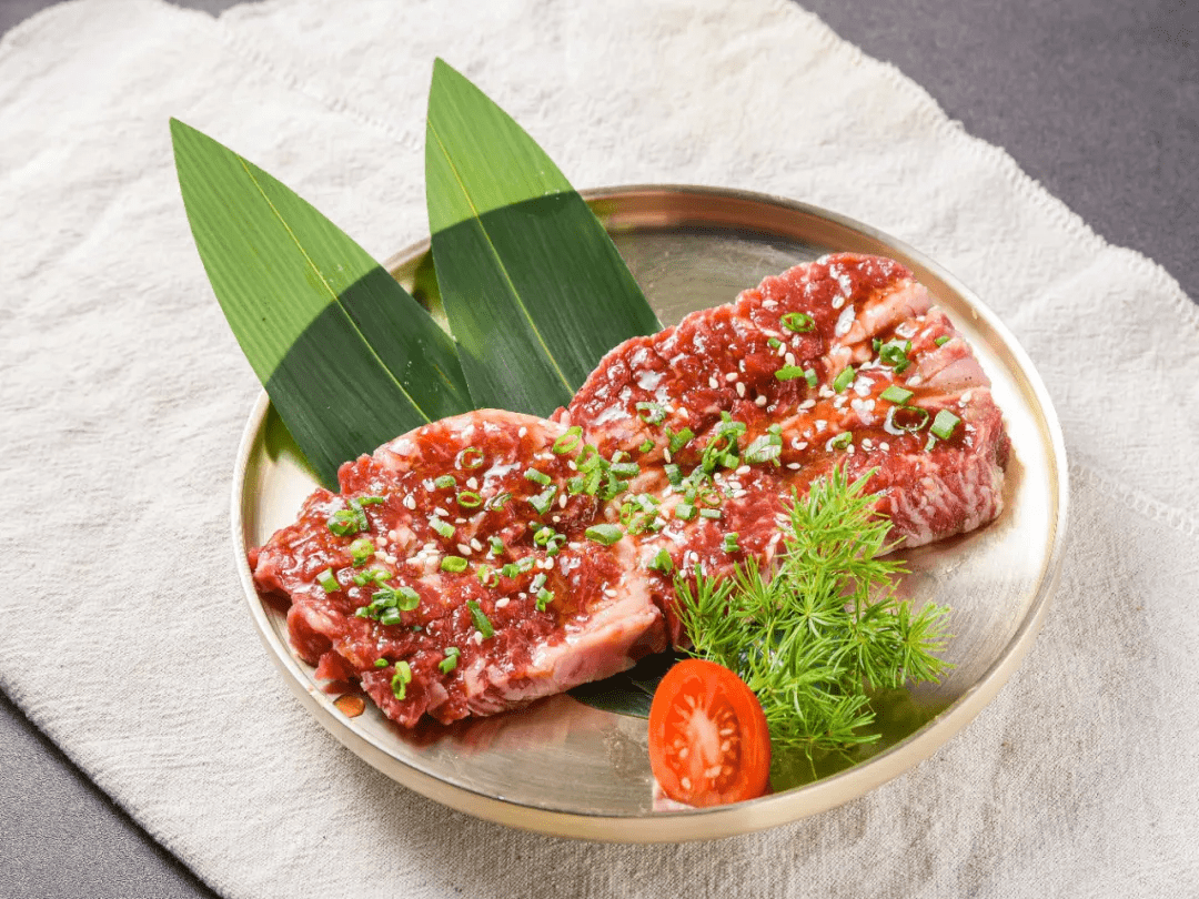 肉汁充盈,蒜香十足,肉质扎实,吃的很满足!