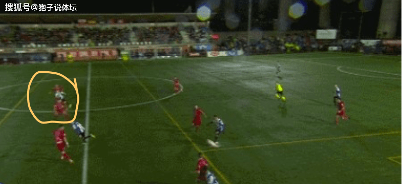 武磊|武磊無奈延續(xù)329天進(jìn)球荒！球進(jìn)門前被積水停住 反越位破門前被吹