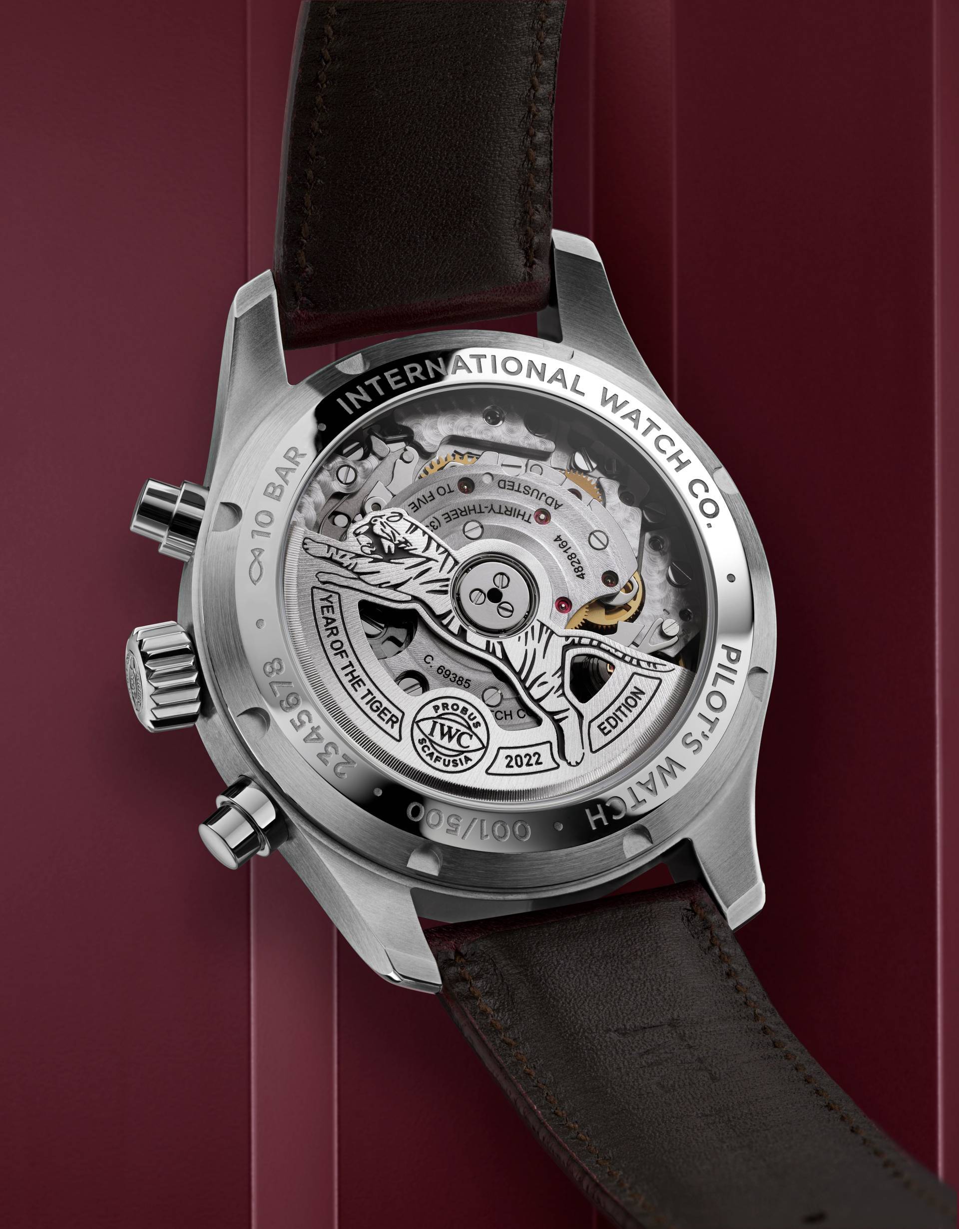 奢侈品媒体|iwc万国表发布红色飞行员计时腕表|奢华奢