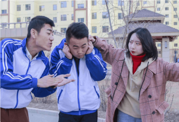怎么才能让男生喜欢你中学生 8951632970524f5cbf7501df97b7d723.png