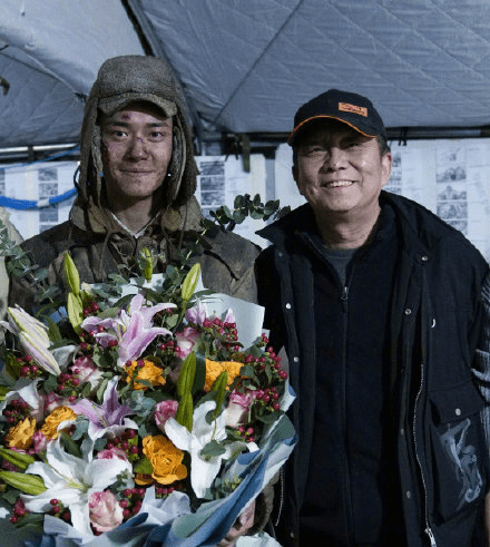 吴京再|《长津湖》续集幕后照曝光！易烊千玺吴京再现战损妆，期待值拉满