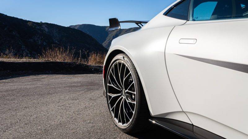 2022年阿斯顿马丁 vantage f1 版评测:一个伟大的新方向_one-_汽车