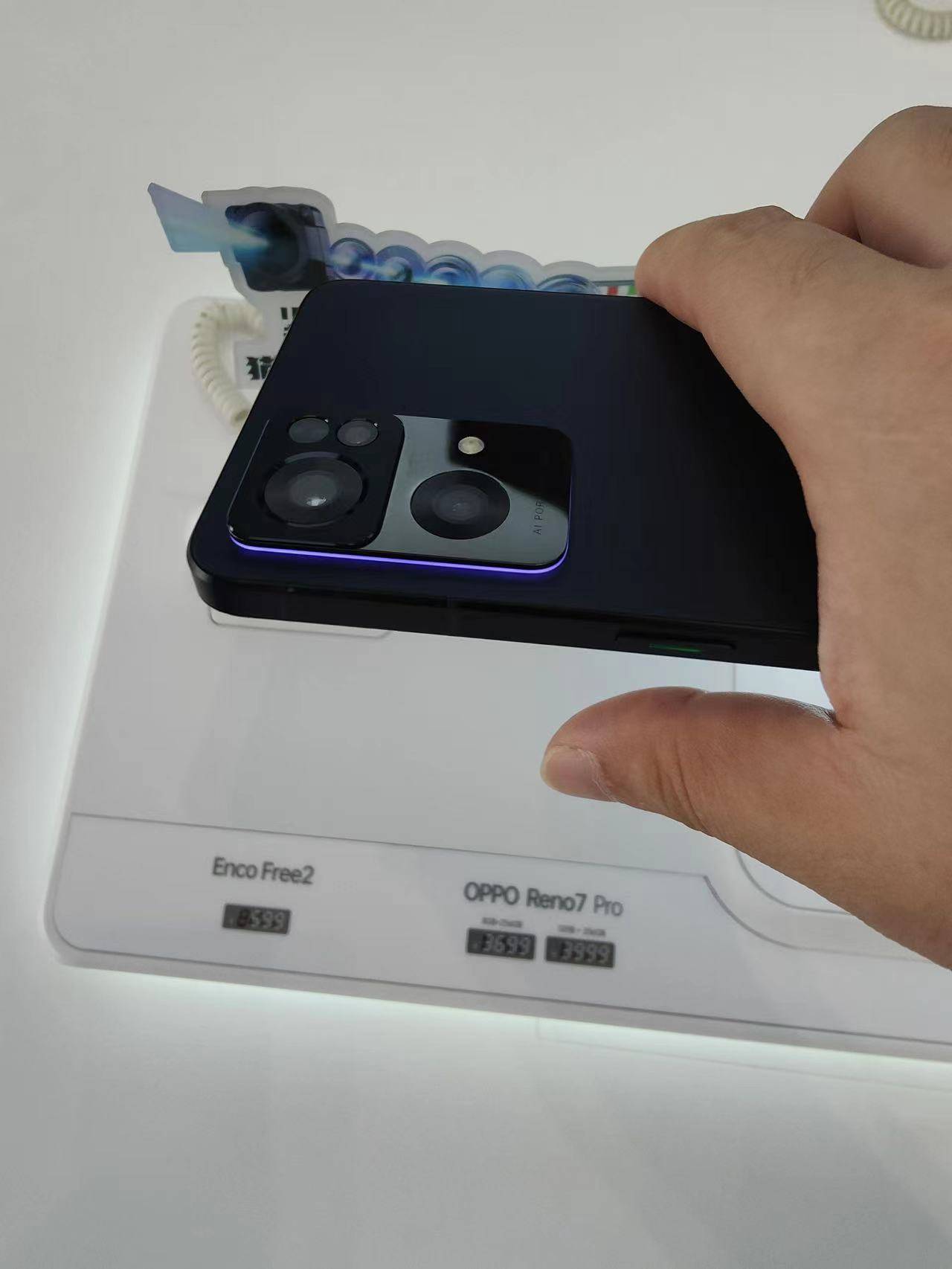 摸过reno7 pro体验很水桶可能是12月新品中颜值最高的手机