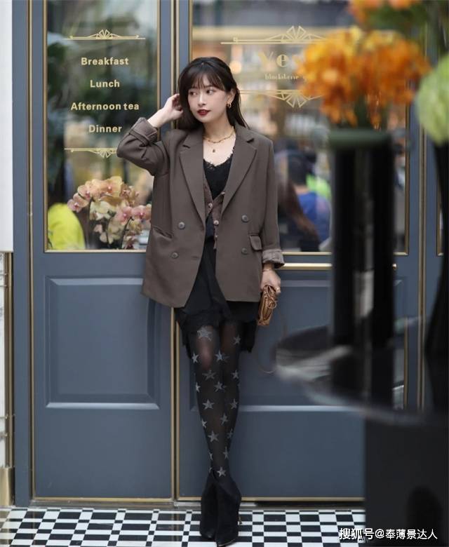 色调 廉价感毁了多少女生?穿丝袜记住“3要3不要”,尤其第1种,太假