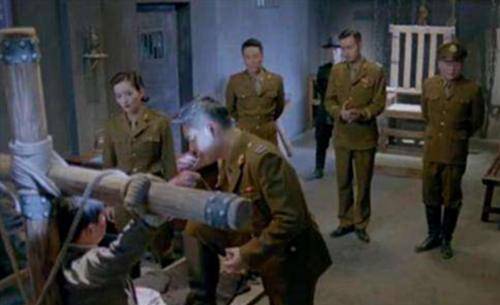 风声|在电影《风声》里，王田香心里其实是喜欢顾晓梦的