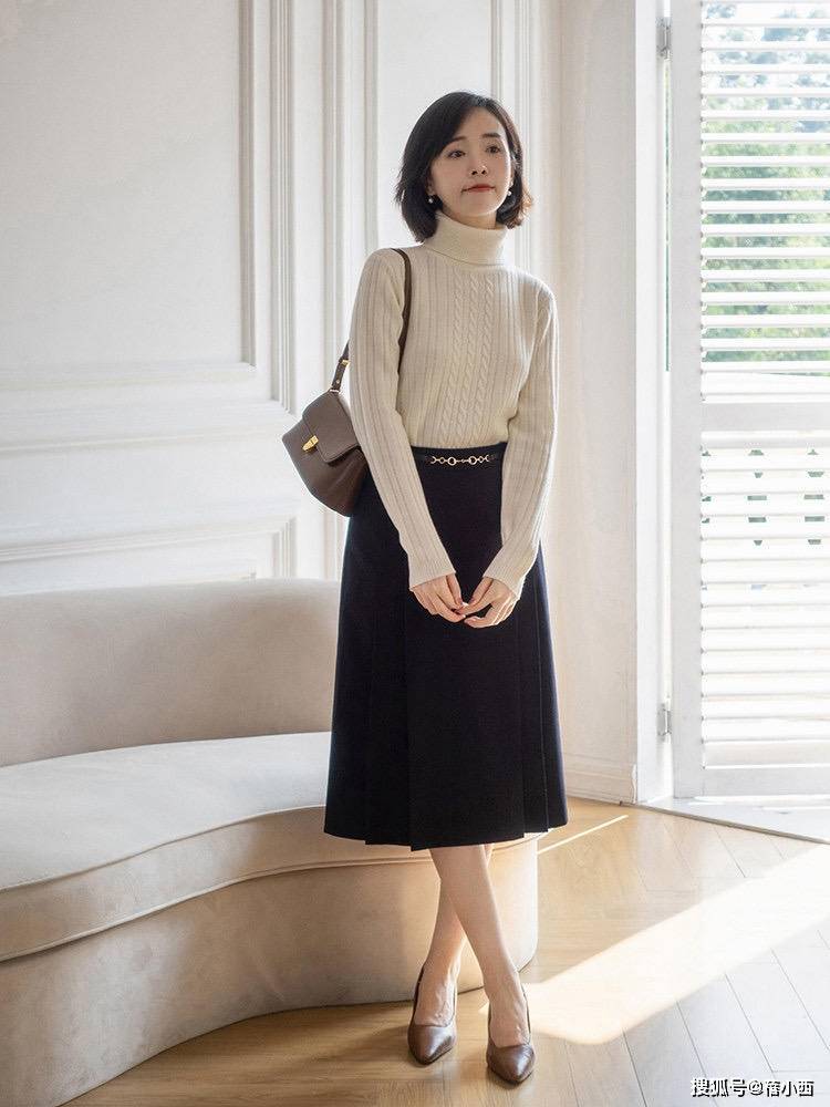 毛衣 冬天毛衣穿搭要做减法,搭配半身裙+外套就OK,超适合普通人照搬