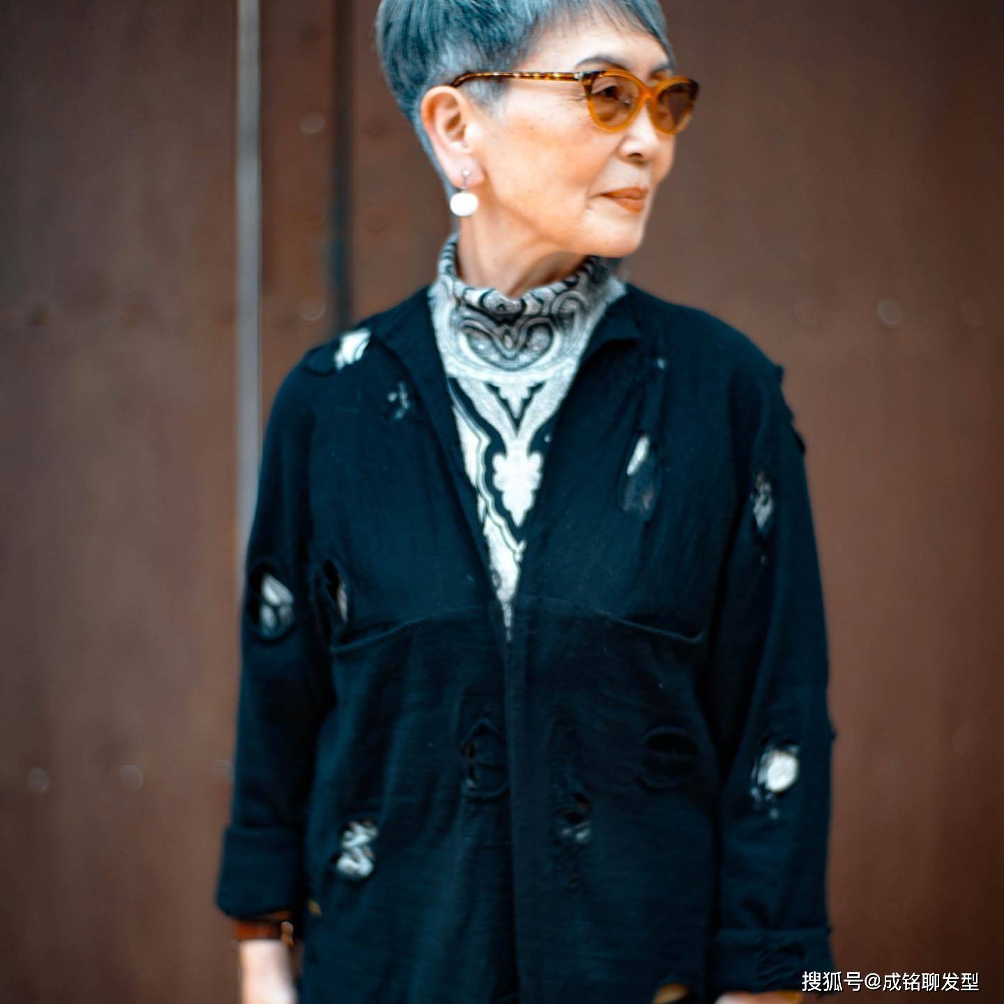 发型这才是老年人最实用的发型，不烫不染真实接地气，清爽利落显年轻