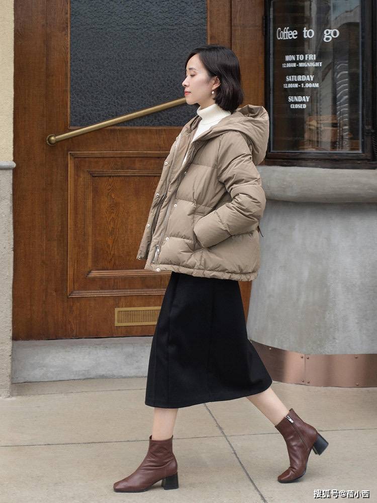 毛衣 冬天毛衣穿搭要做减法,搭配半身裙+外套就OK,超适合普通人照搬