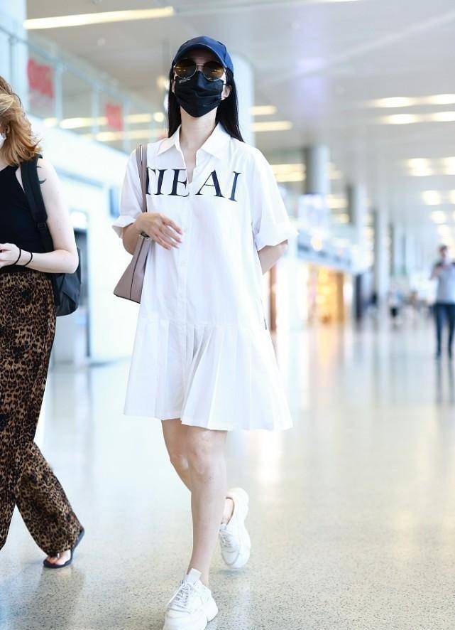 服装 一年四季都能穿的白色，咋能穿出个性？看看范冰冰的白色穿搭