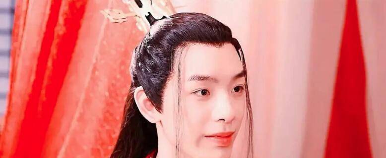 原创7年前的小屠苏长大了今年17岁的他再拍古装造型却引热议