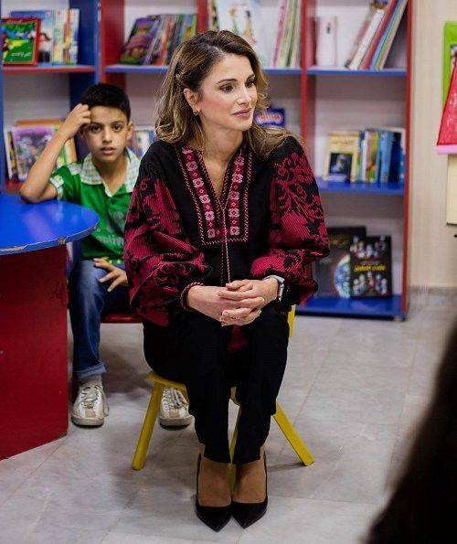 黑色 拉尼娅的其他造型分析