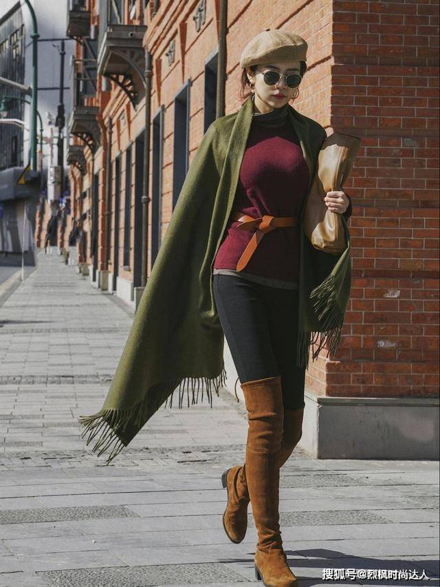 显得 女人到了中年，尽量少穿大衣打底裤，学三木博主这样穿，优雅时髦