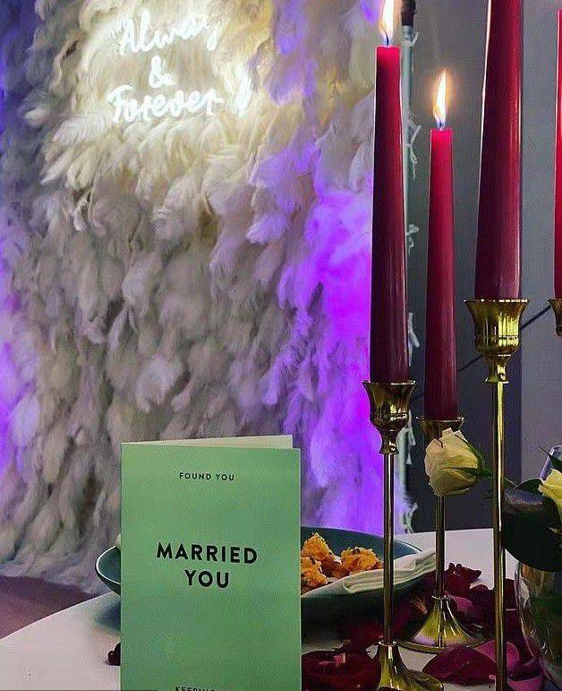 腰肢 乔普拉的当日穿搭造型分析