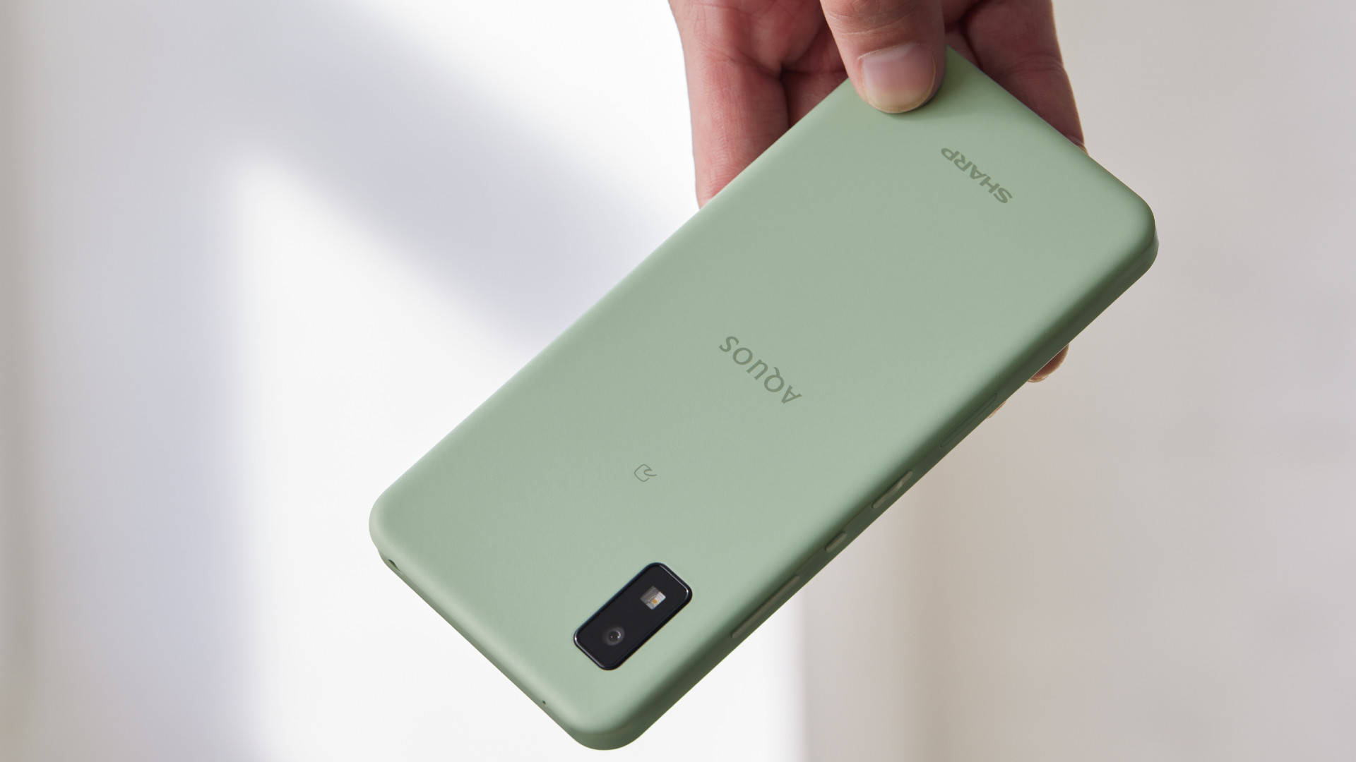 原创夏普aquoswish发布搭载骁龙480支持ip67