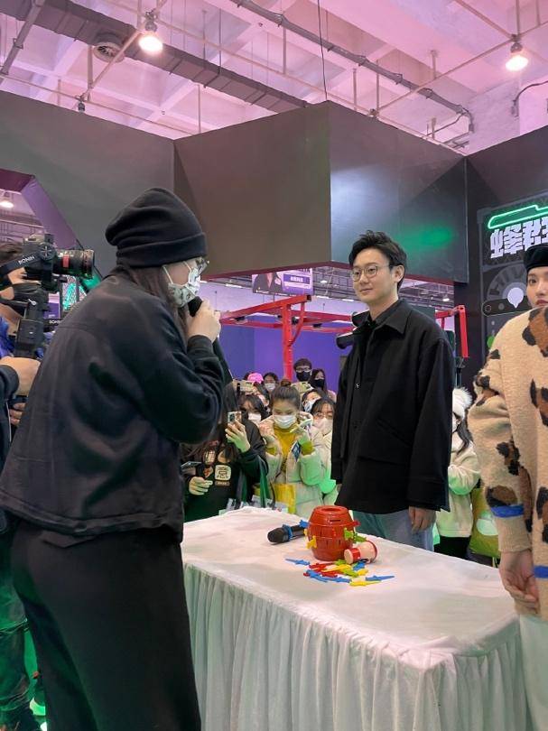 舞台|百位大V集结青岛星光闪耀！微博2021超级红人节热闹来袭！