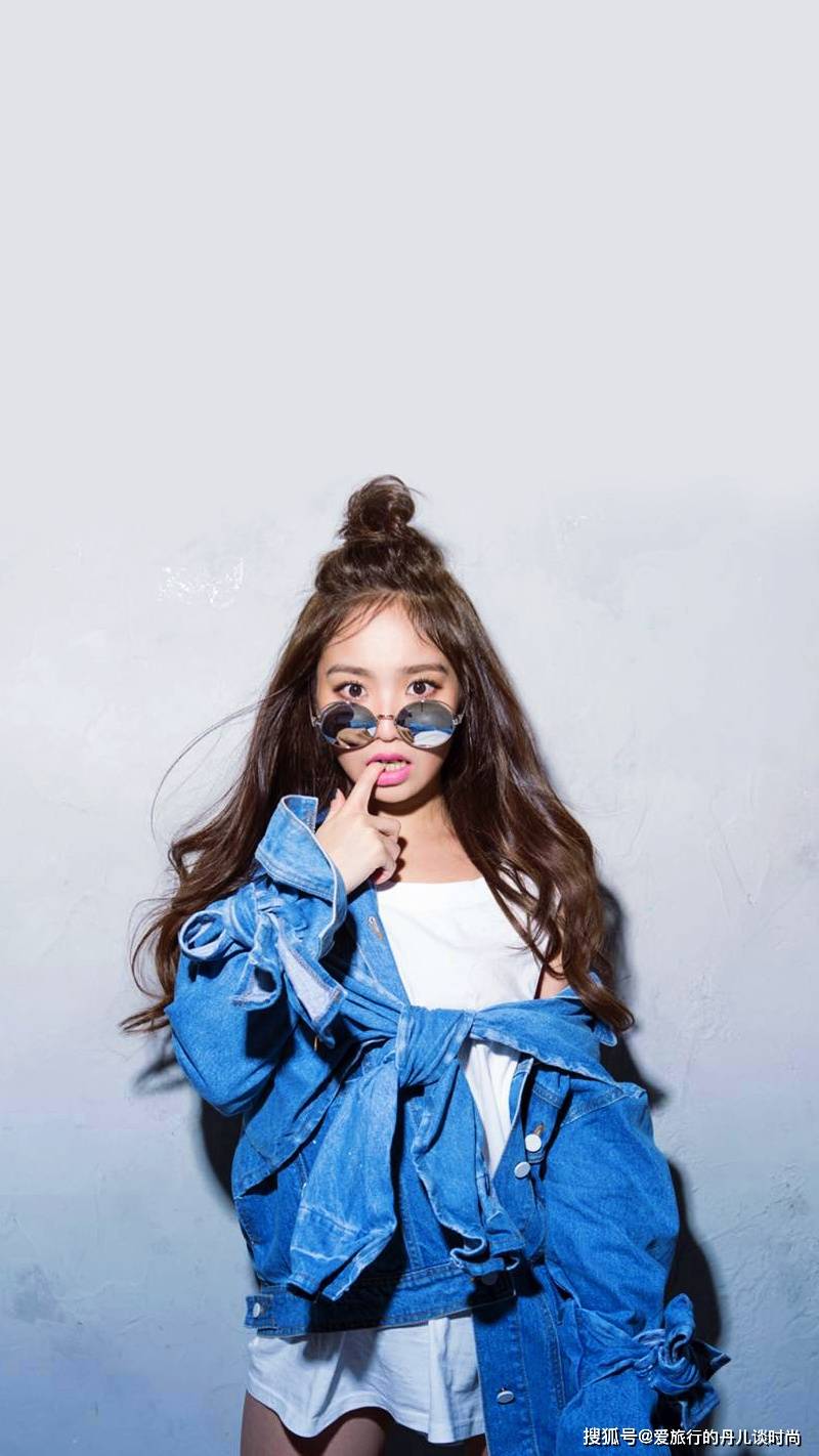 黑色 90后小花陈芳语身材好，衣品也很高，每一套穿搭都很高级