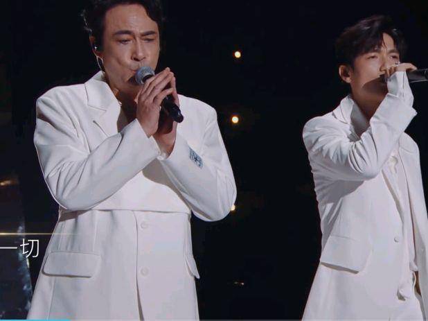 因为|《追光吧2》吴镇宇队伍走治愈系,周晓鸥队伍走动感系,各有特色