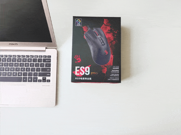 手握血手幽灵ES9Pro鼠标,游戏仿佛开了挂,畅快淋漓带你飞