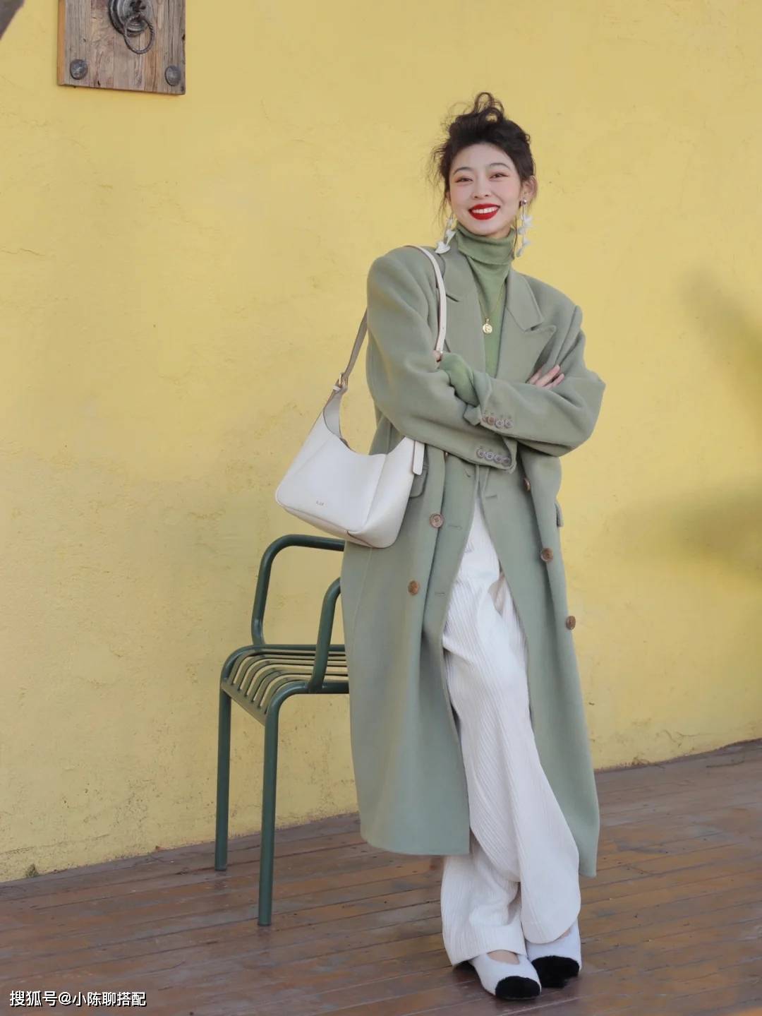 颜色 “白色雪尼尔阔腿裤”才是冬季搭配神裤，优雅美丽不冻人