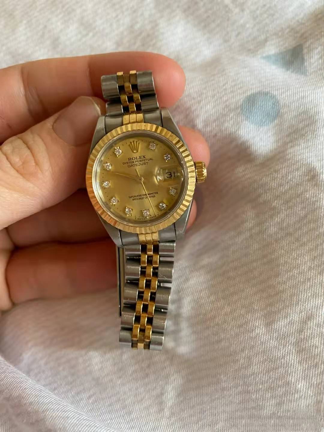 有表友问小编," 劳力士换表带大概多少钱,想换个表带让他翻身一变成