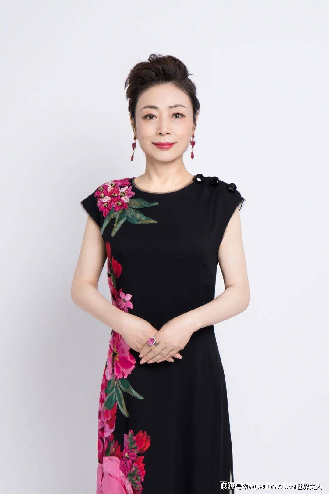 专访2020世界夫人全球总冠军海欣成投资集团董事长周春华