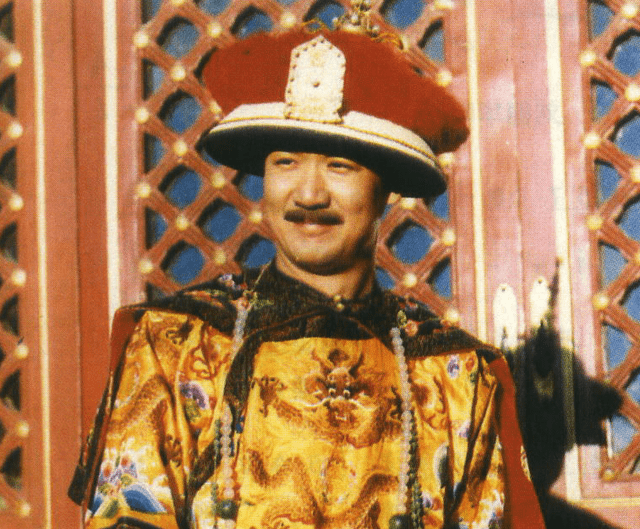 比如陈道明在《康熙王朝》中饰演康熙,张国立在《康熙微服私访》里演