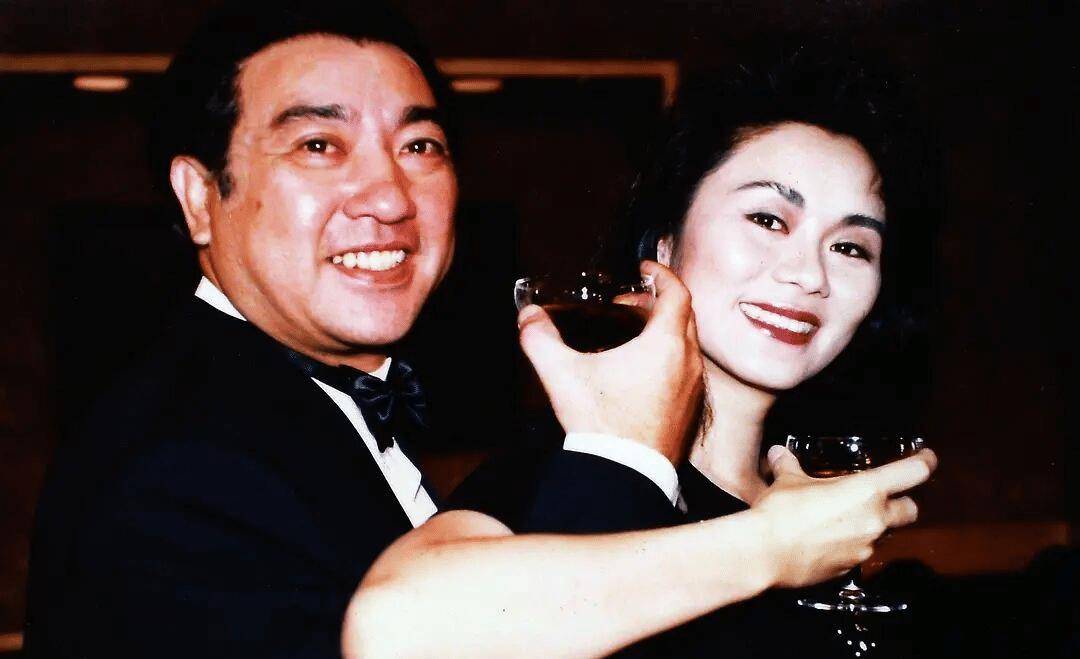 卢海鹏将迎来80岁生日,兜兜转转几十年的他与弟弟卢海潮差距巨大_tvb