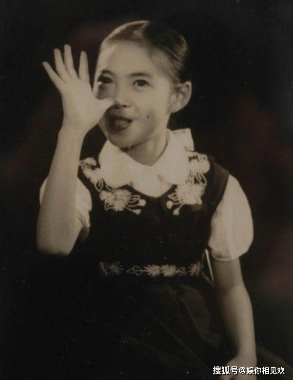 因为|女人，不是找对男人，而是找对人生价值，揭秘萧芳芳的豪横人生…