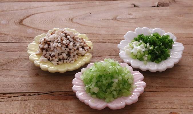 蔬菜|必备懒人早餐，不和面不早起，蒸8分钟就能吃，省事又营养