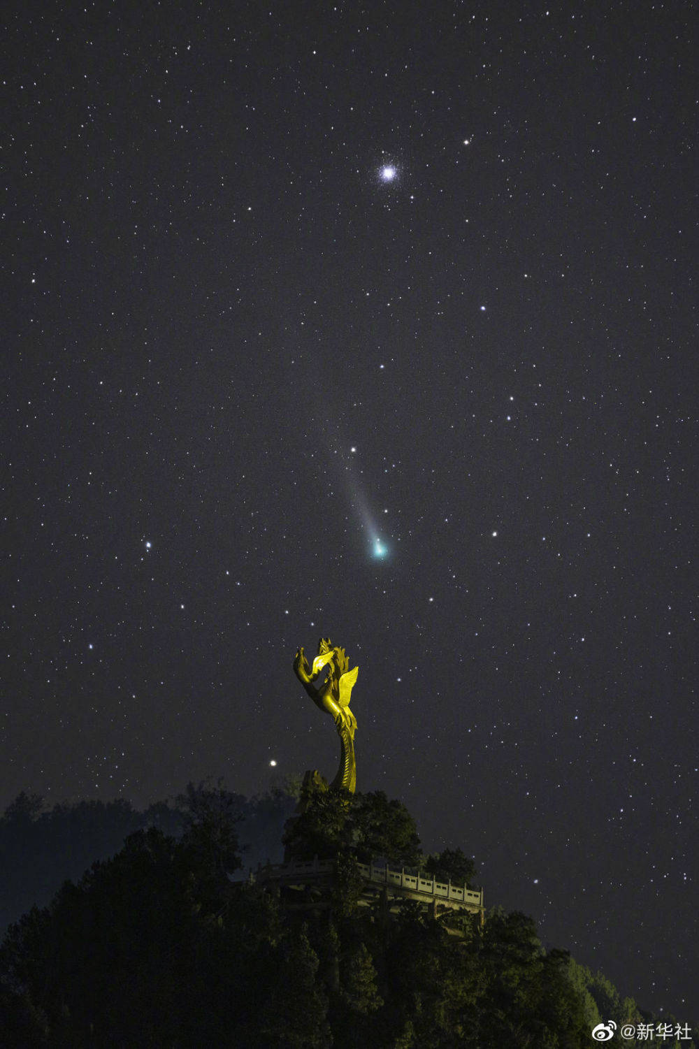 有望成为年度最亮的彗星即将拜访地球，它长啥样？