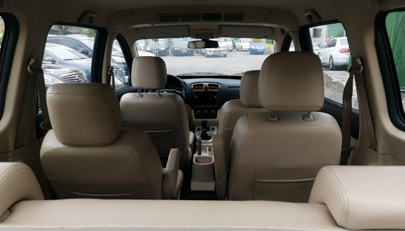 微面也能有轿车的内饰风光330s值得一看