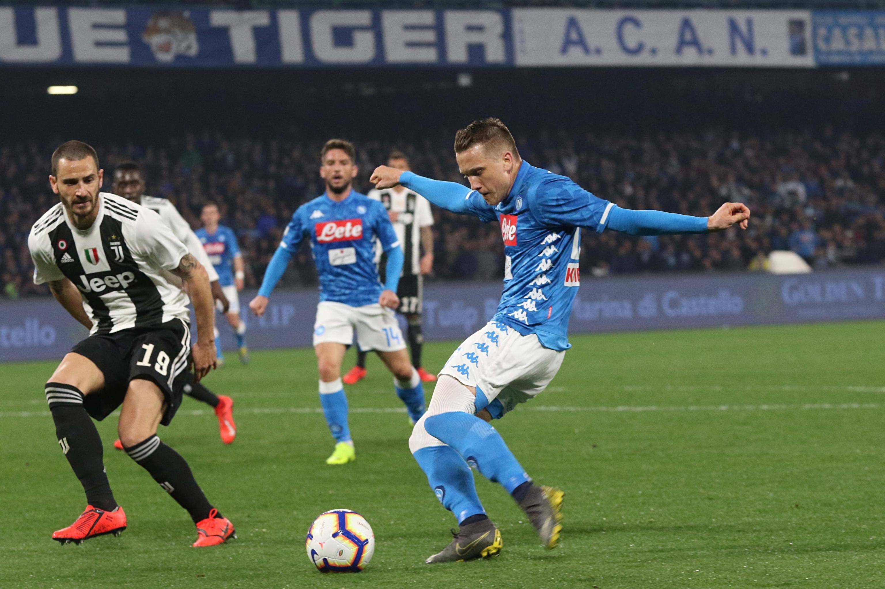 欧联杯:那不勒斯vs莱切斯特城 拉齐奥vs加拉塔萨雷