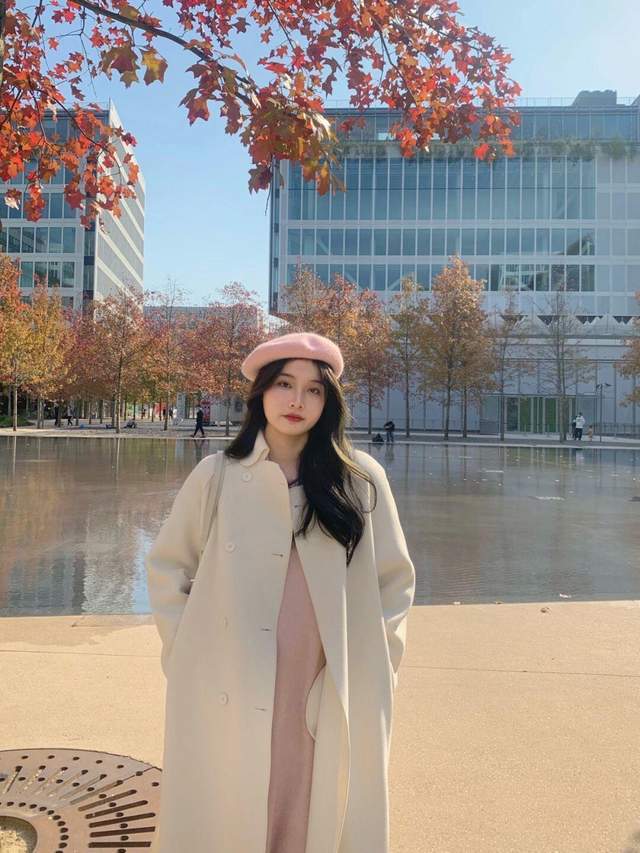 身材 今冬试试“针织连衣裙+大衣”，让你既有风度又有温度，温暖优雅