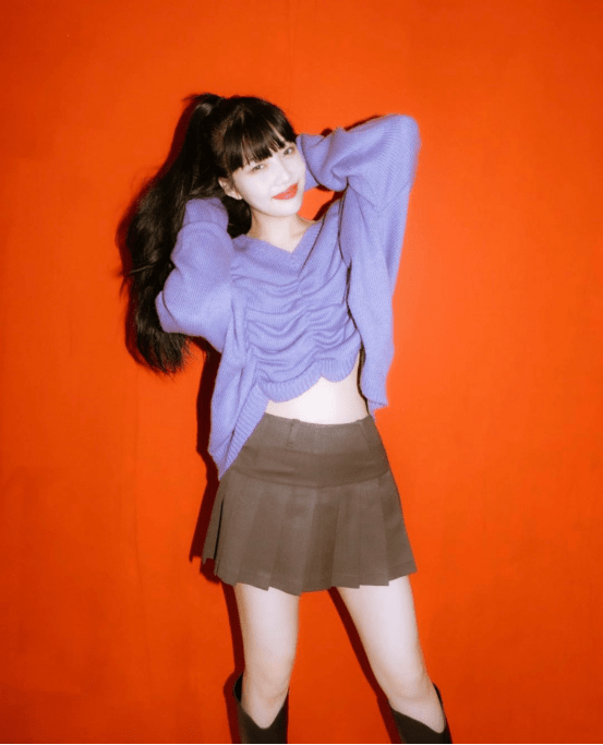 缺点 香芋紫优雅又高贵，唯一的缺点就是显老，照以下四点穿巨时髦