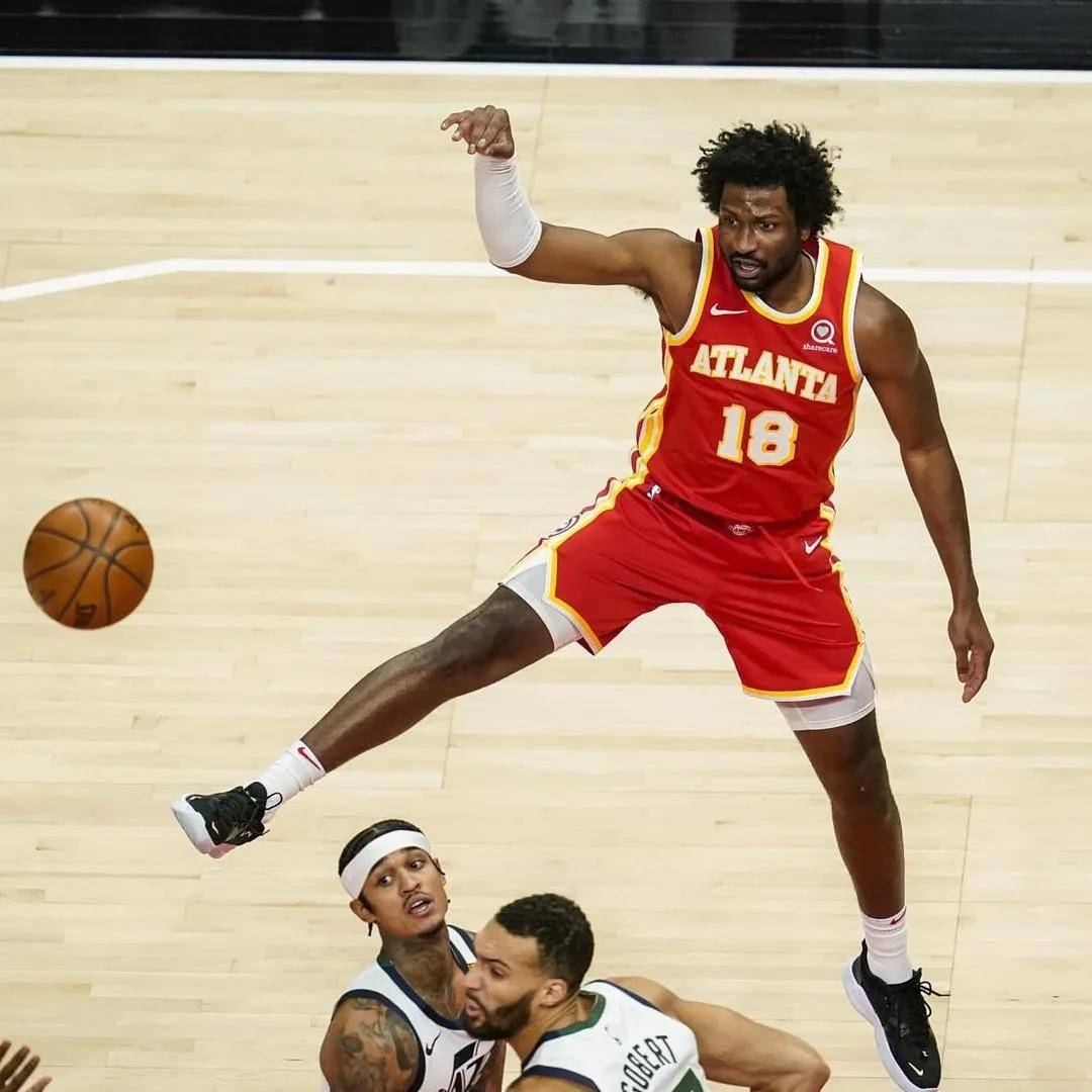 希尔|肌腱撕裂！赛季报销！他的NBA生涯可能要结束了