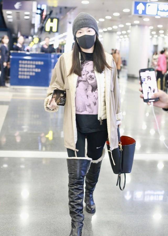 形象 深冬了快把棉服拿出来穿，学霍思燕的棉服造型，不臃肿反而显气质