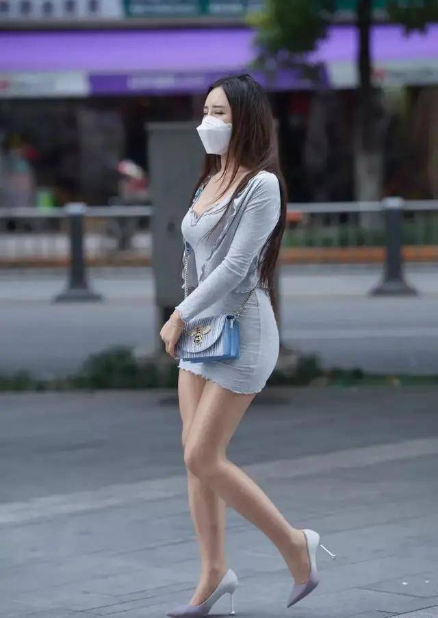 身材 微胖女性的穿搭,还是要以“收胯”为主