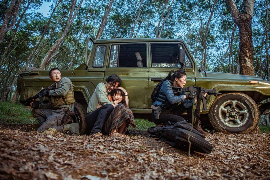 电影|万国影视参演王浩信军事动作电影《兵王之绝境狙杀》定档12月21日！