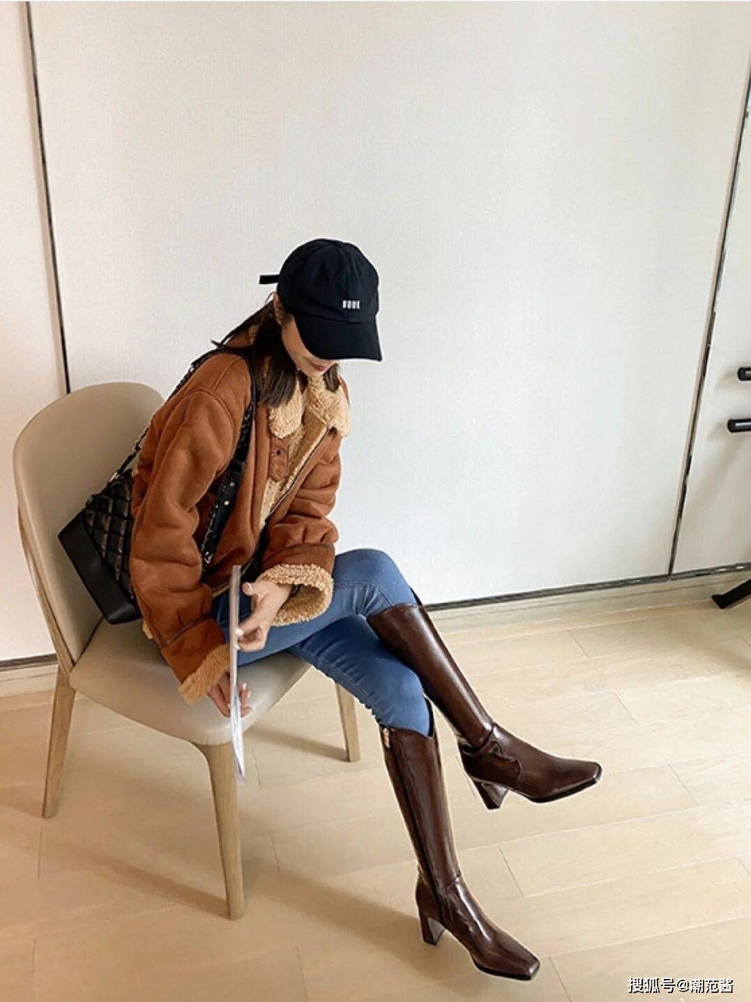 设计 冬季长靴搭配少不了，高挑身材巧妙设计，小小层次感学起来