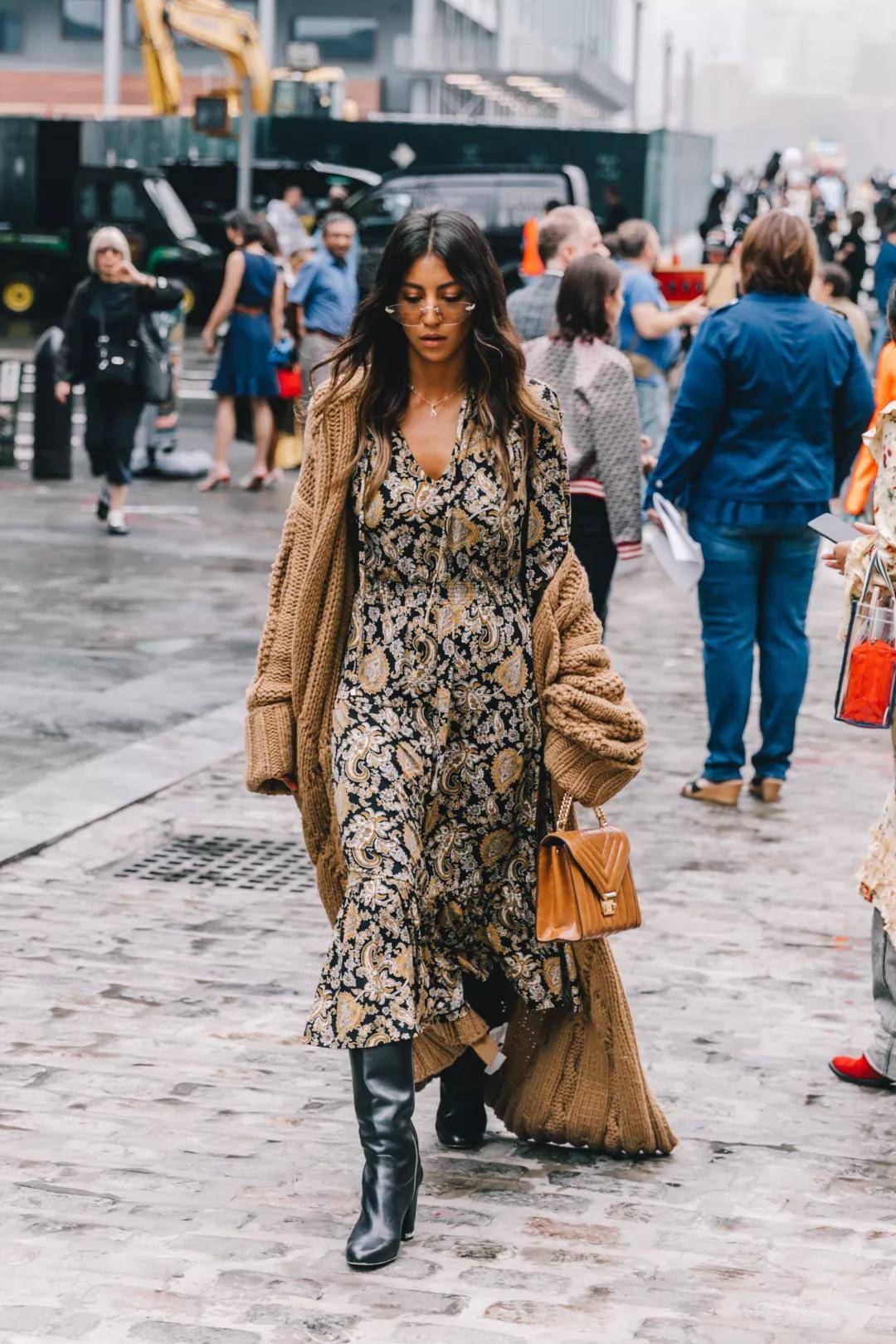 系列 别穿裤子了，今年秋冬这3条连衣裙