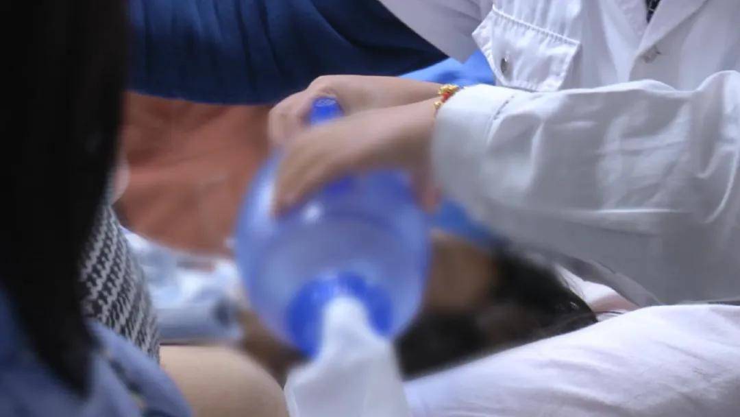 全身|女子高处坠落，全身多处骨折、脏器破裂！扛过最危重阶段，却被困在康复之路…