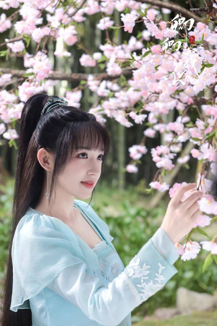 卿卿我心剧情开启八倍速程潇谷嘉诚一集抱抱三集亲亲疯狂贴贴不停