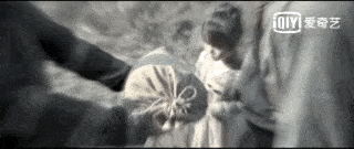 兄弟|一边深爱着他，一边杀死他所有兄弟，这样的女人值得原谅吗？